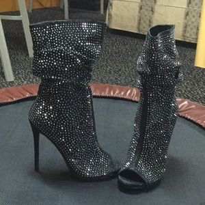 “Blinged out Show stopper Booties”🔥😍👠